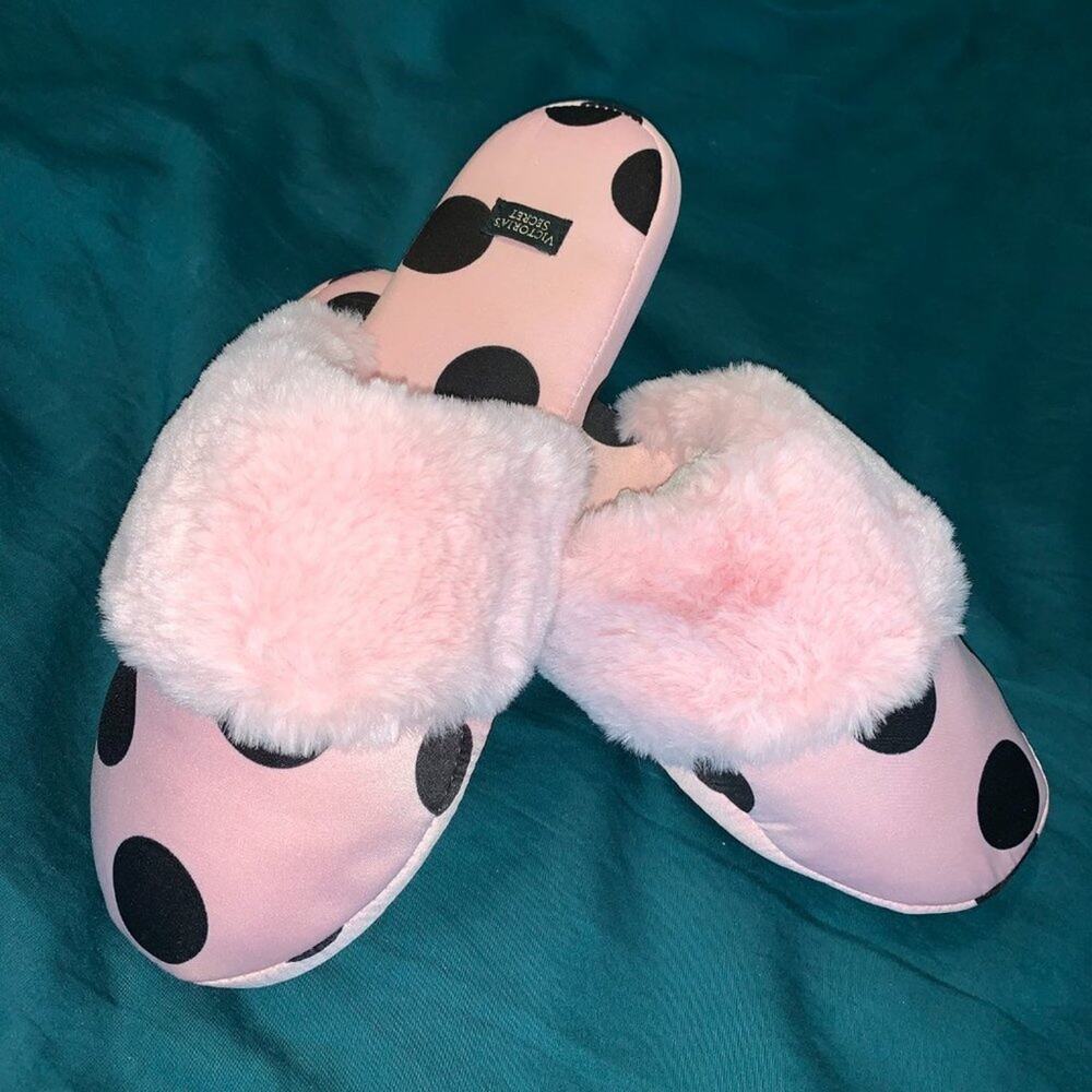 Victoria Secret Pink with black polka dot with "fur" trim Slippers - M - Picture 9 of 9